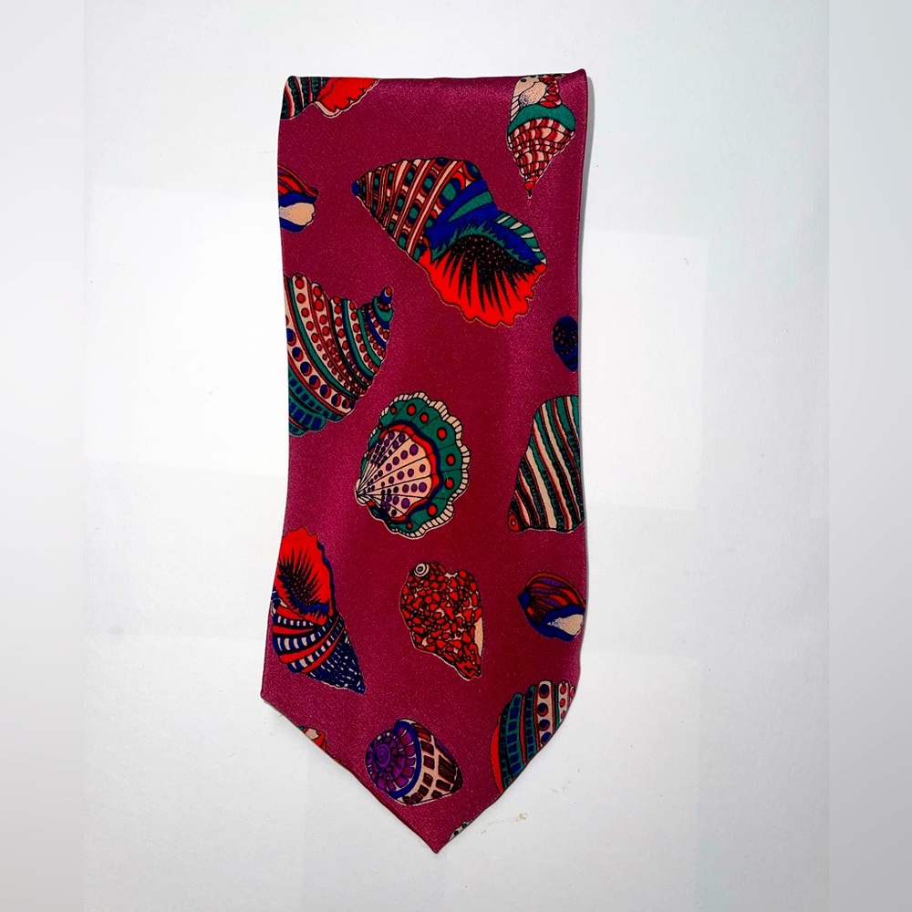 Silk Sea Mer Shell Theme Burgundy Tie EUC